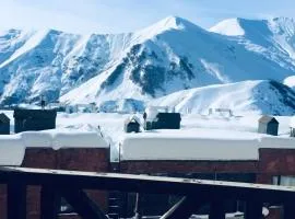 Golden Mount View Apartment