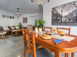 SF Carihuela Luxury Suite, hotel in Torremolinos