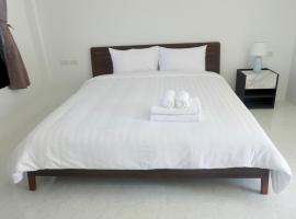 Airport Pearl Residence, apartament din Nai Yang Beach