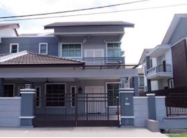 Malacca Homestay - 2 Storey Semi-D, apartamento en Melaka