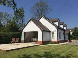 Country Retreat near Golf, Cotswolds, Stratford-Upon-Avon and Worcester