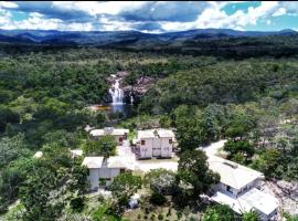 Pousada Cachoeira Poço Encantado, мини-гостиница в городе Алту-Параизу-ди-Гояс