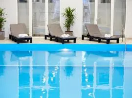 Cruise Hotel
