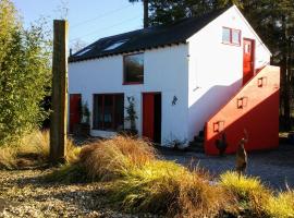 The Village Studio Apartments, hotel a Moate
