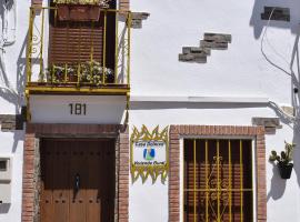 Casa Rural Dolores, villa i Cuevas del Becerro