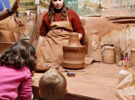 La Casa del Alfarero - Mejor Villa Sostenible de Europa, hotel v destinaci Úbeda
