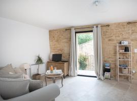 Le Patio du Mûrier, hotel keluarga di Vers Pont du Gard