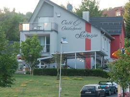 Hotel Cafe Gästehaus Stefanie, מלון זול בPartenstein