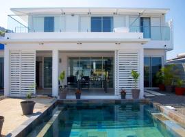 Maison TONGA piscine jaccuzi, hótel í Saint-Pierre