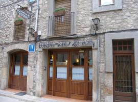 Hotel Fonda Cal Blasi, hotel v destinaci Montblanc