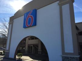 Motel 6-Little Rock, AR - Airport, hotel near Bill and Hillary Clinton National Airport - LIT, 