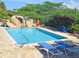 Villa Bougainvillea Aruba Rumba Suite, hotelli Palm Beachillä