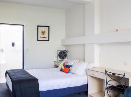 U Studios Paraparaumu Beach, motel in Paraparaumu Beach