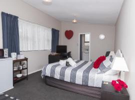 Quiet Boutique Generous Breakfast, holiday rental in Palmerston North