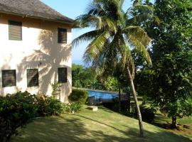 Villa Dianna - Private Pool, Lovely Garden, Roof Terrace and Sea Views, villa in Ocho Rios