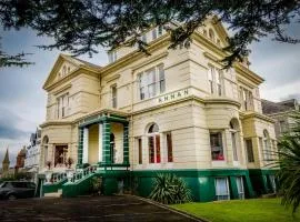 The Annan Hotel