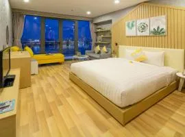 Happy Day Riverside Hotel & Spa Danang by Haviland、にあるダナン国際空港 - DADの周辺ホテル