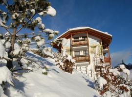 Chalet alla Cascata، كابينة في باديا