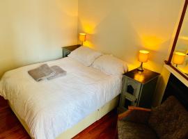 Tapestry Apartment, hotel near Richmond Park, London