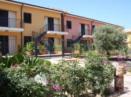 卡萨安科拉公寓，位于恩佩多克莱港的海滩酒店