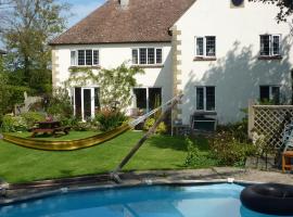 Maunditts House, hotel with parking in Malmesbury