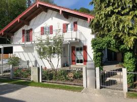 Wolfˋs Apartment, hotel i Neubeuern