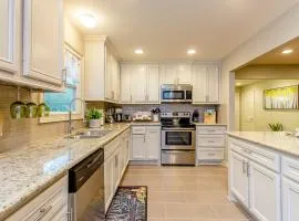 The Blue Door Bungalow - Luxury Home Downtown Houston