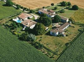 Domaine du Grand Theuillac, hotel din Arces-sur-Gironde