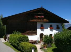 Haus Falkner, горнолыжный отель в городе Муттерс