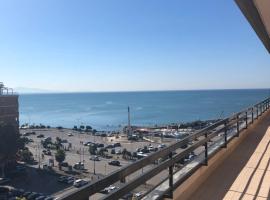 Mareluna Penthouse - Luxury Suites, hotel in Salerno
