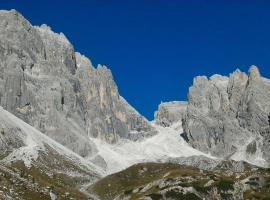 BALCONE SULLE DOLOMITI 2 โรงแรมในDosoledo