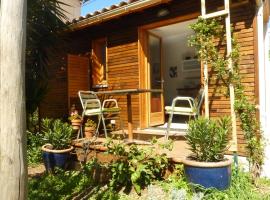 Studio dans jardin, apartma v mestu Sète