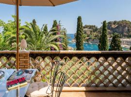 La Matrangela Charme Apartments, hotel near Isola Bella, Taormina