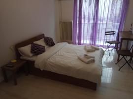 Central Mark-Δωμάτια Διαμερίσματος, holiday rental in Volos