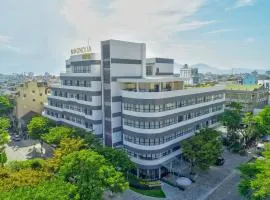 Magnolia Hotel