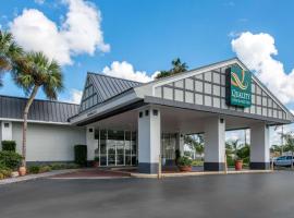 Quality Inn & Suites Brooksville I-75-Dade City, hotel v destinácii Ridge Manor