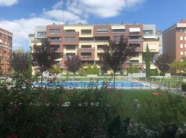 Apartamento Mercedes, hotel con piscina a Logro&ntilde;o