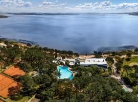Hotel del Lago Golf & Art Resort, hótel í Punta del Este