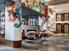 The Revolution Hotel、にあるローガン国際空港 - BOSの周辺ホテル