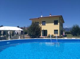 Apartments in Montecarlo Lucca/Toskana 23965, hotel i San Piero in Campo