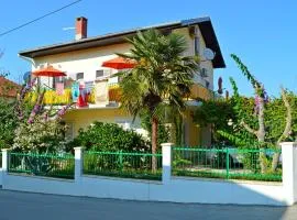 Apartment and Rooms Katica