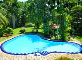 Ayubowan Swiss Lanka Bungalow Resort, hotell i Bentota