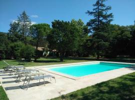 Lou Vergié Maison Provencale au pied du Luberon: Saint-Martin-de-Castillon şehrinde bir konaklama birimi