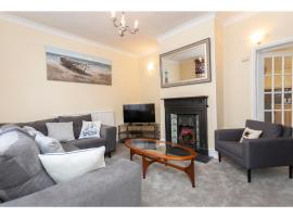 Sandown Villa Holiday Home, beach rental in Deal