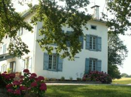 BIDACHUNA, guest house in Saint-Pée-sur-Nivelle
