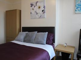 John St Town House - Self Catering - Guesthouse Style - Great Value Family and Double Rooms, hotelli kohteessa Workington