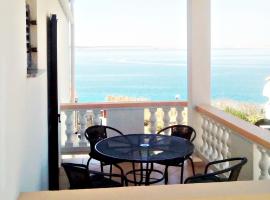 1 bedroom apartment 55 m2, hôtel à Rtina