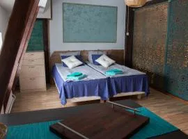 Mixed colors loft -majoitus