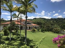 Casa Eslovaquia, hotel cerca de Plaza Juscelino Kubitschek de Oliveira, Atibaia