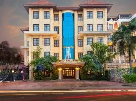The Suite By Royal Crown Hotel